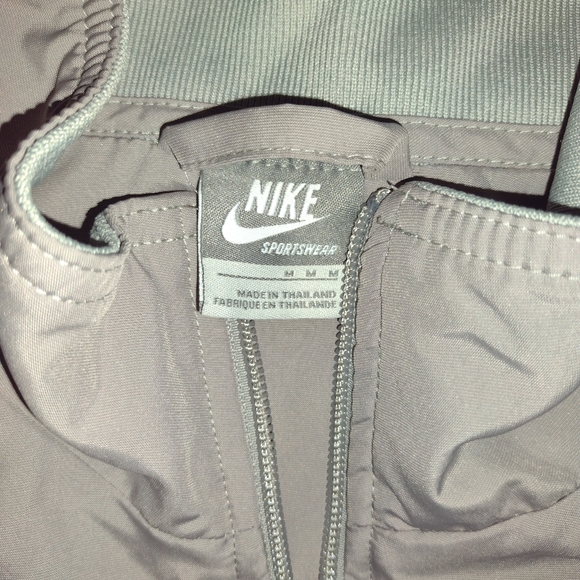 Nike Jacket/Windbreaker - Picture 3 of 3